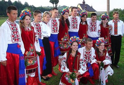 Ви зараз переглядаєте Про національний одяг українців